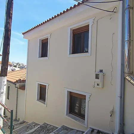 The Fortress, Beautiful And Private House With Сasa de vacaciones *