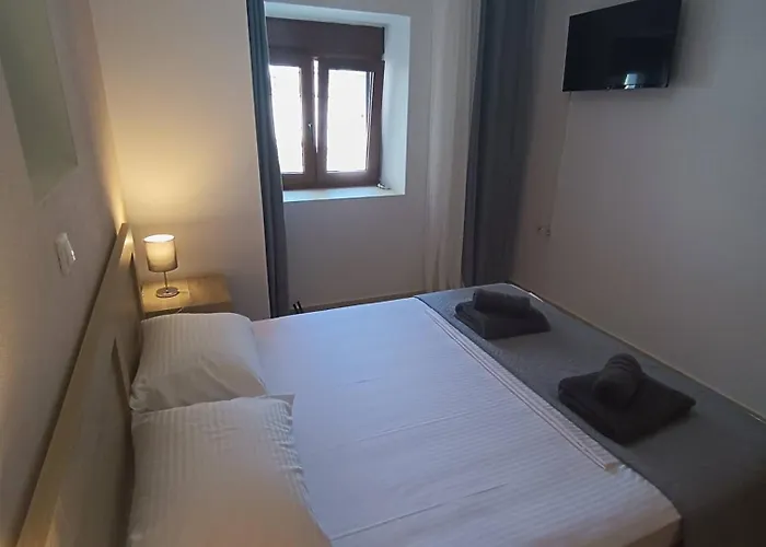 The Fortress, Beautiful And Private House With Сasa de vacaciones *