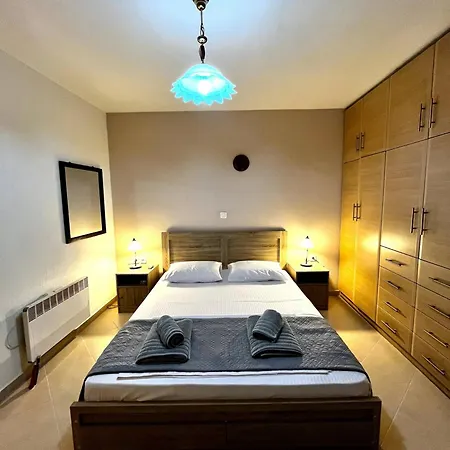 The Fortress, Beautiful And Private House With 度假居 *